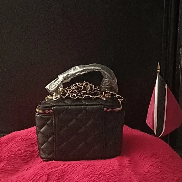 NWT Valentino Orlandi Black Crossbody Bag with Gold Accents - Picture 5 of 7